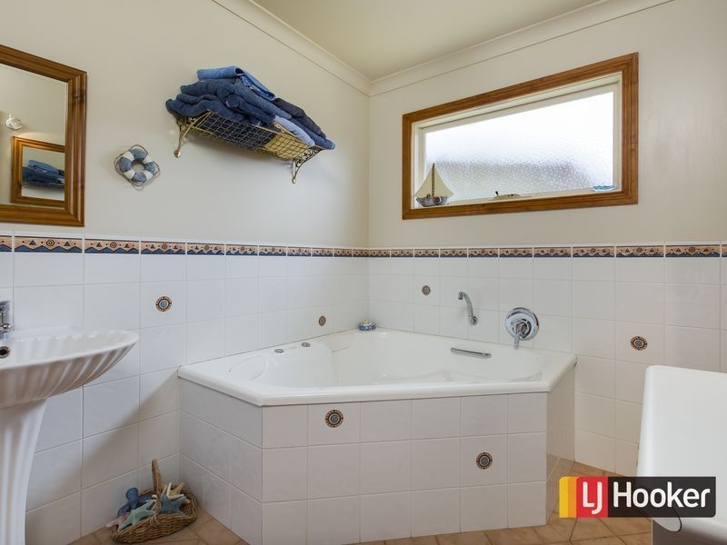 1 Nardoo Street, Cape Paterson VIC 3995