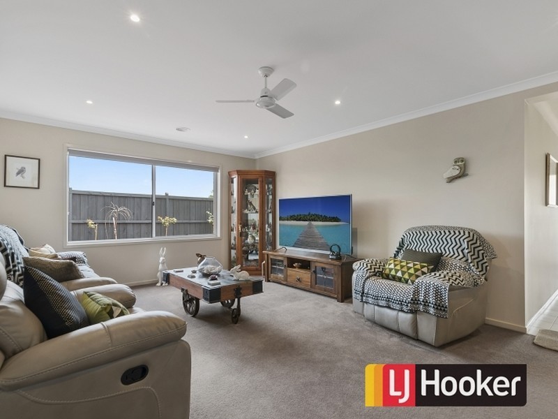 19 Cambridge Way, Wonthaggi VIC 3995