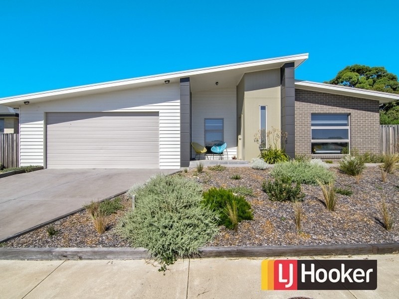17 Cuttlers Circuit, Wonthaggi VIC 3995