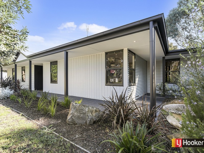 208 Cape Paterson Road, Cape Paterson VIC 3995