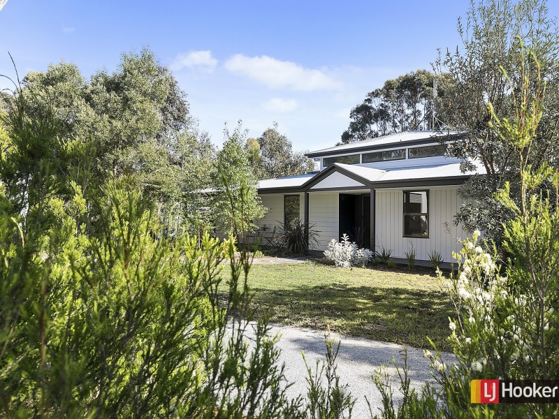 208 Cape Paterson Road, Cape Paterson VIC 3995
