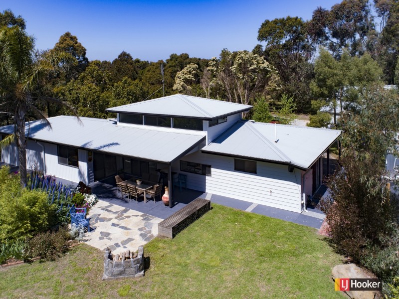 208 Cape Paterson Road, Cape Paterson VIC 3995