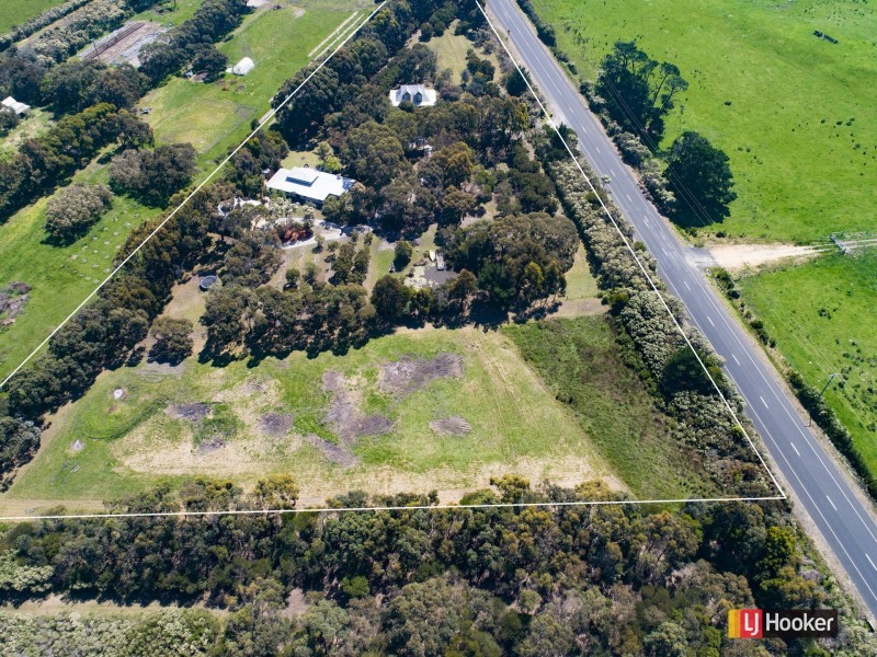 208 Cape Paterson Road, Cape Paterson VIC 3995