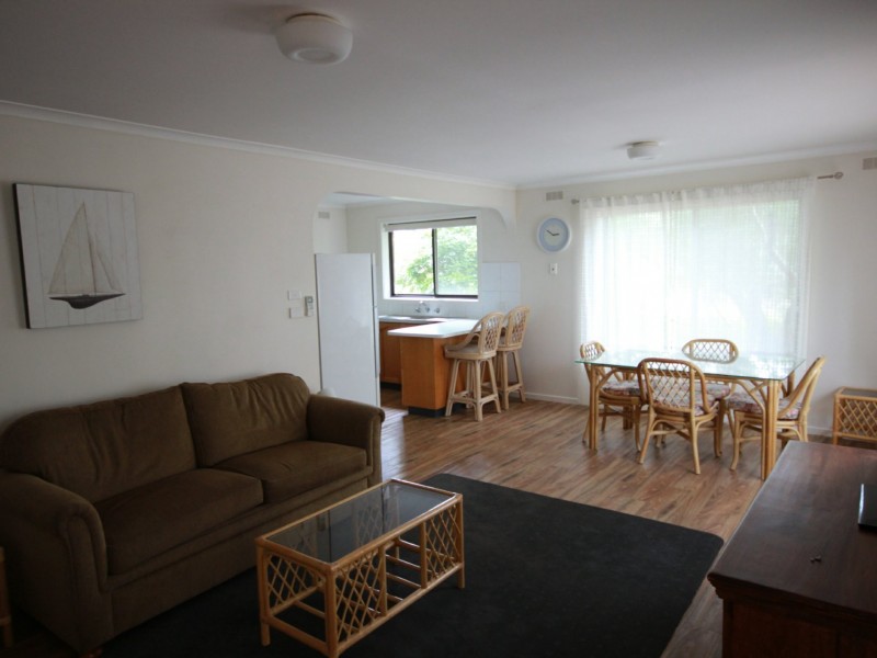 8 Swan Street, Cape Paterson VIC 3995