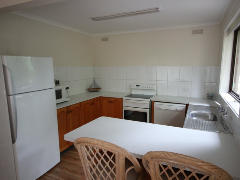 8 Swan Street, Cape Paterson VIC 3995