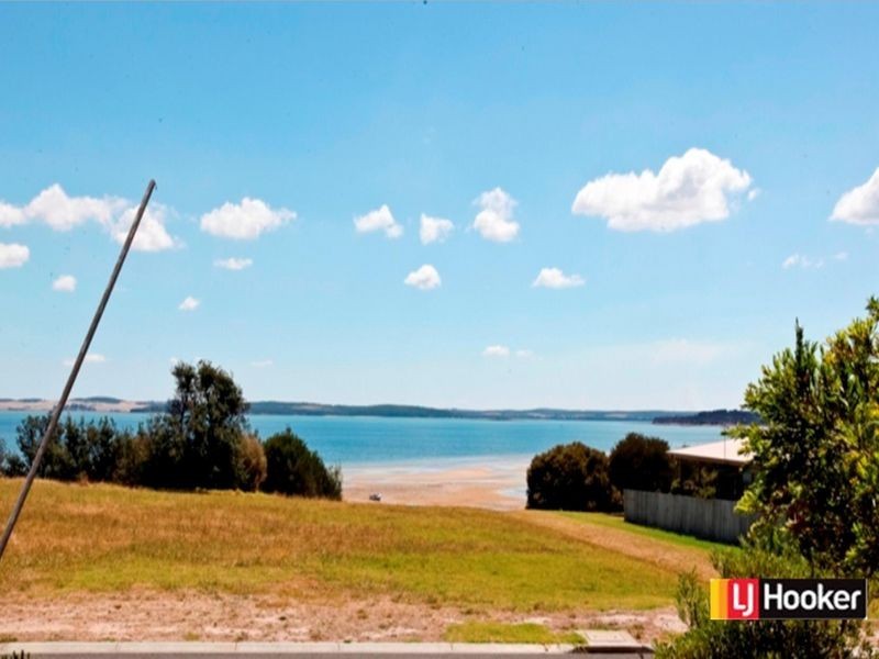 12 Champs Elysees Esplanade, Coronet Bay VIC 3984