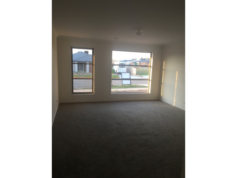 10 Langley Way, Wonthaggi VIC 3995