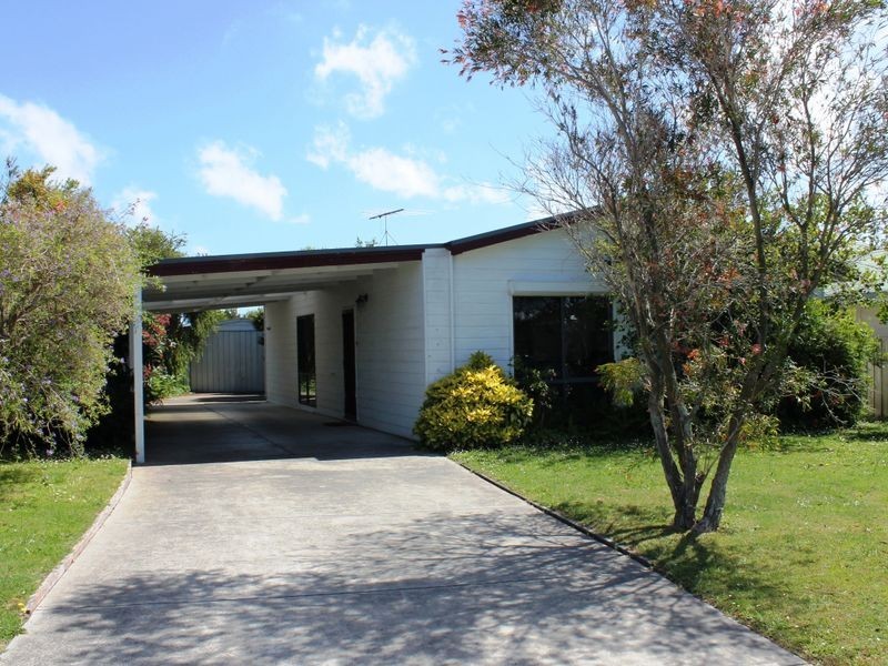 17 Oxford Way, Wonthaggi VIC 3995