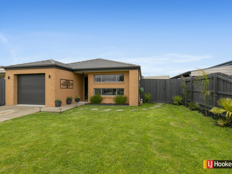9 Cambridge Way, Wonthaggi VIC 3995
