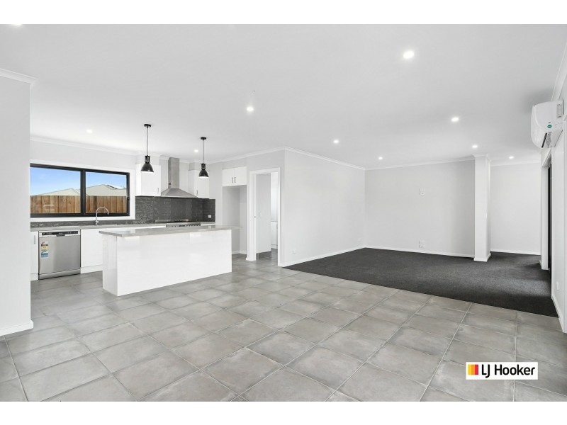 13 Cambridge Way, Wonthaggi VIC 3995