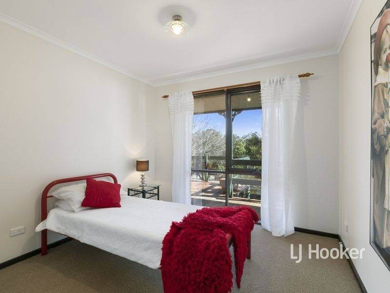 4 Henrys Road, Nyora VIC 3987