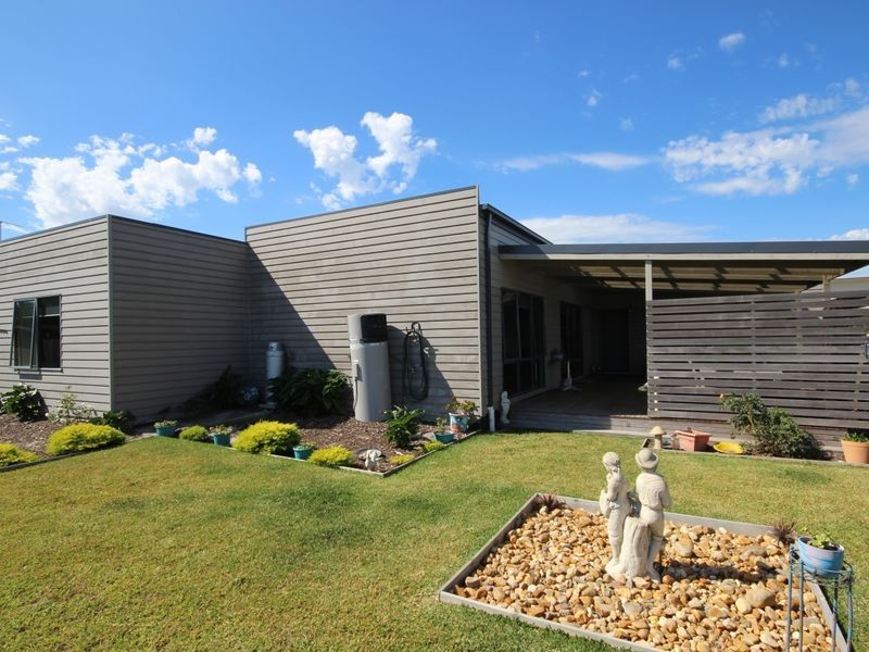 17 Pinnacle Close, Cape Paterson VIC 3995