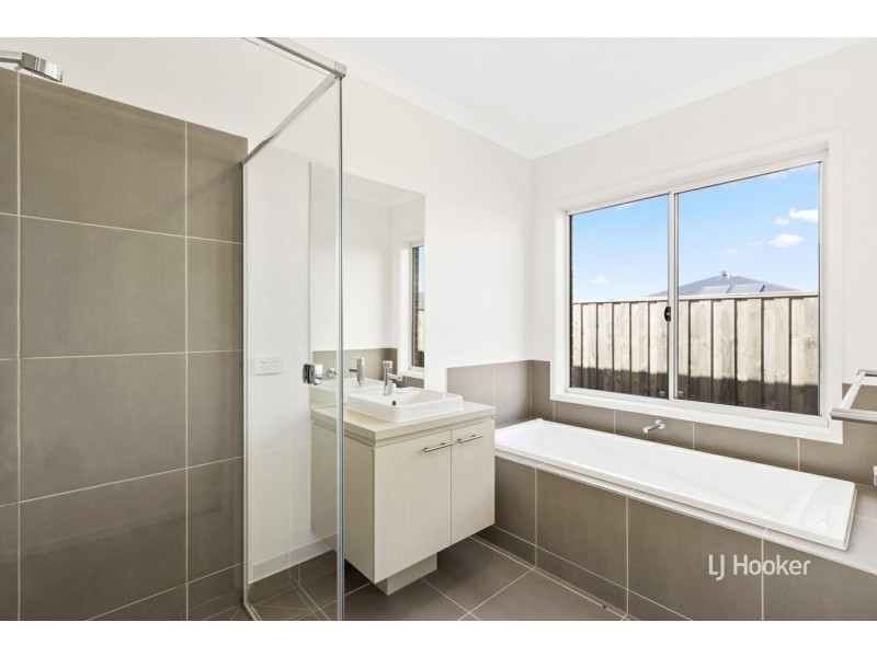 5 Harmony Grove, Wonthaggi VIC 3995