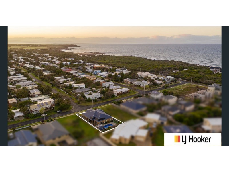 13 Marine Street, Cape Paterson VIC 3995
