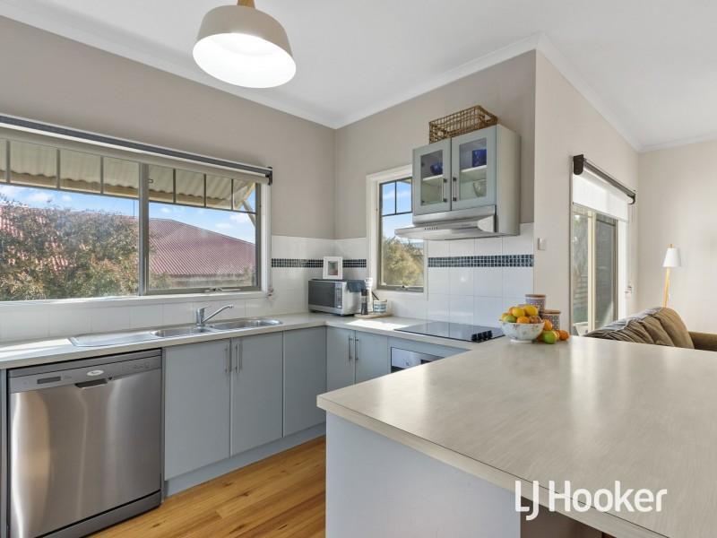 17 Mary St, Dalyston VIC 3992