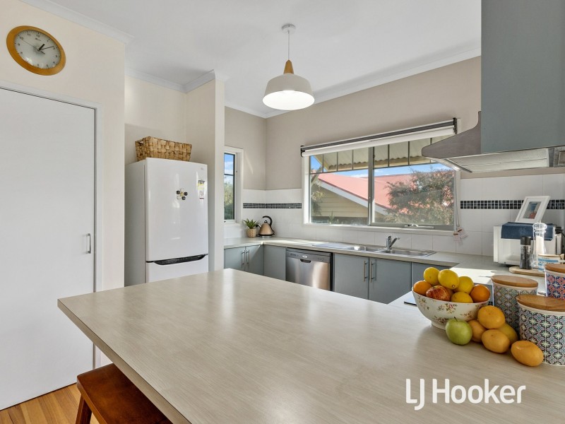17 Mary St, Dalyston VIC 3992