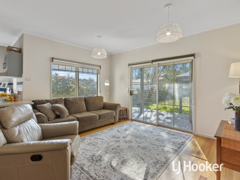 17 Mary St, Dalyston VIC 3992