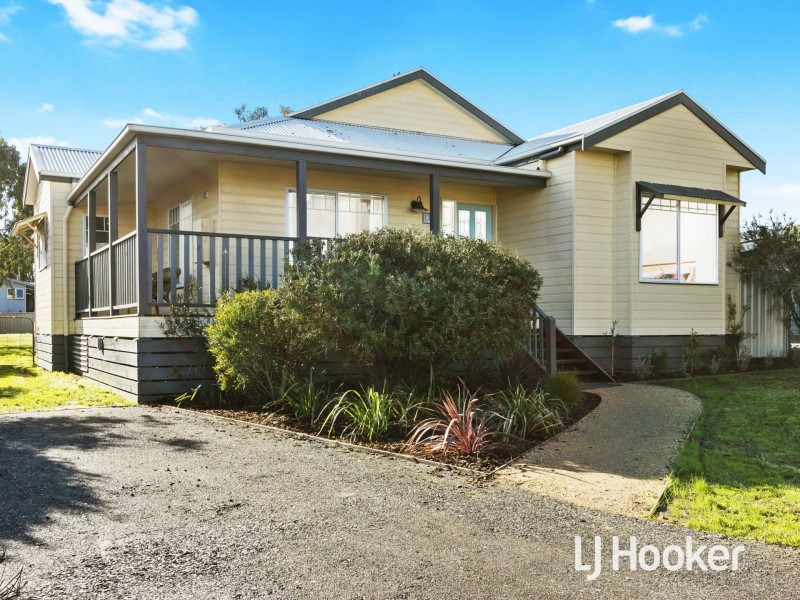 17 Mary St, Dalyston VIC 3992