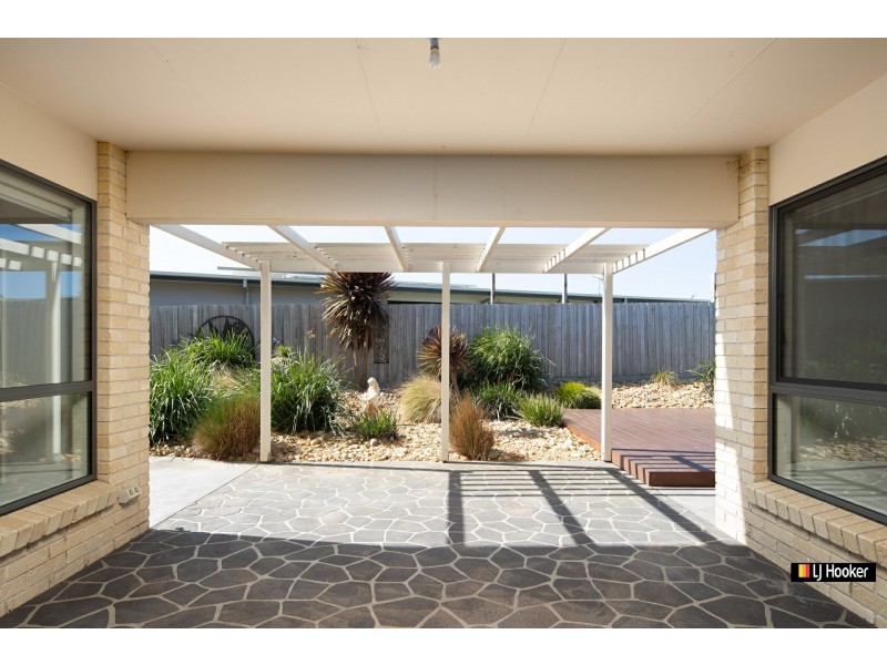 2 Bowman Crt, Wonthaggi VIC 3995