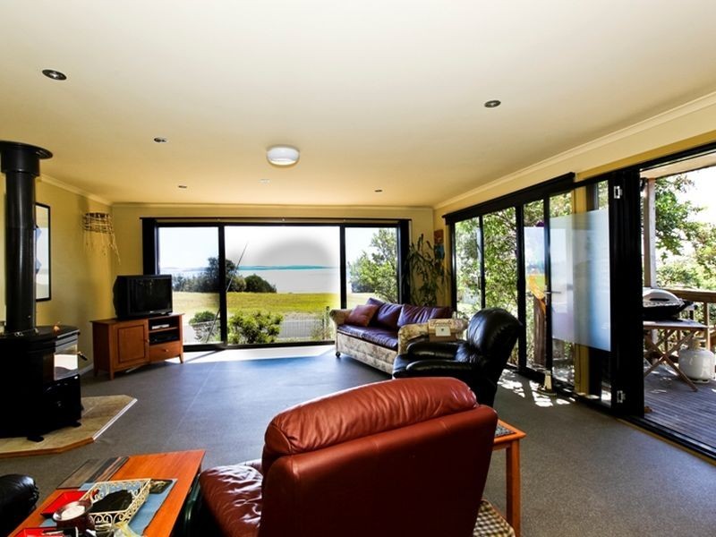 12 Champs Elysees Esplanade, Coronet Bay VIC 3984