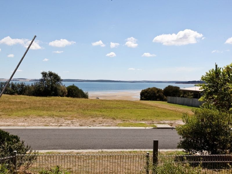 12 Champs Elysees Esplanade, Coronet Bay VIC 3984