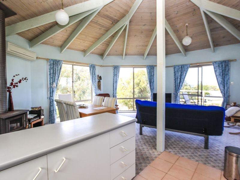 6 Ozone Court, Cape Paterson VIC 3995
