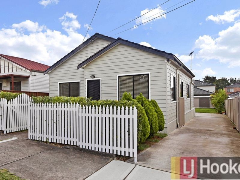 4 Greenlee St, Berala NSW 2141