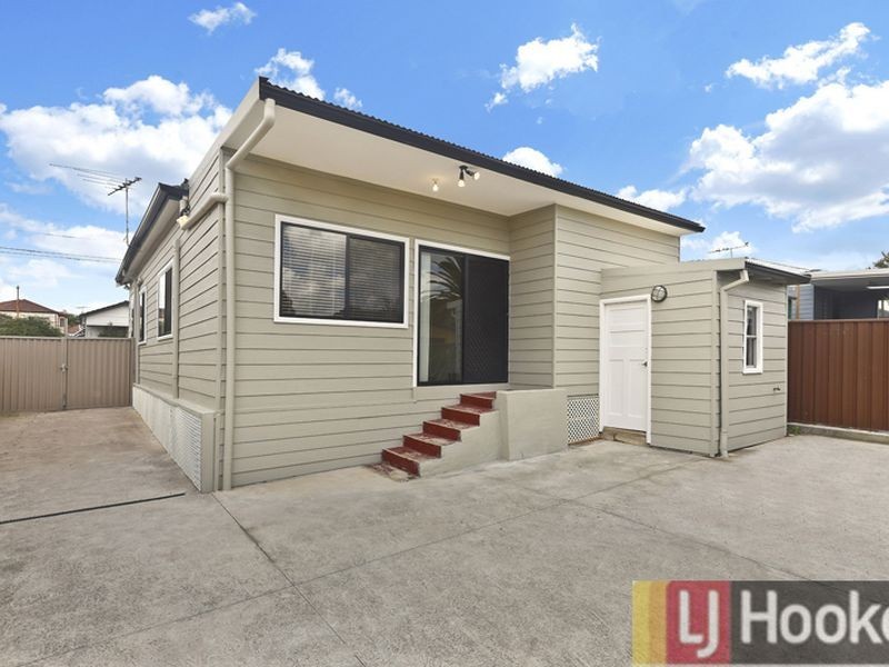 4 Greenlee St, Berala NSW 2141