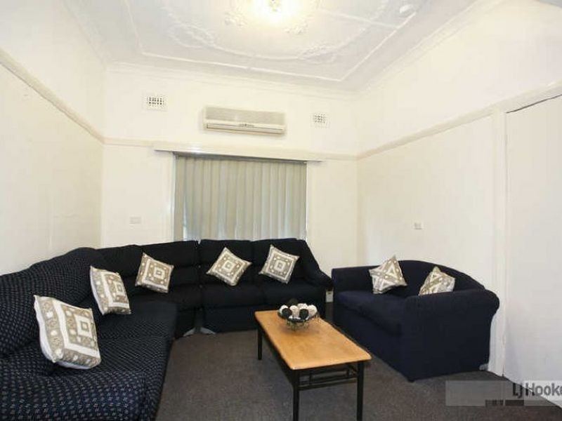 4 May  St, Merrylands NSW 2160