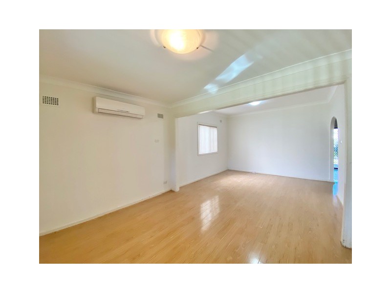 15 Queen St, Revesby NSW 2212