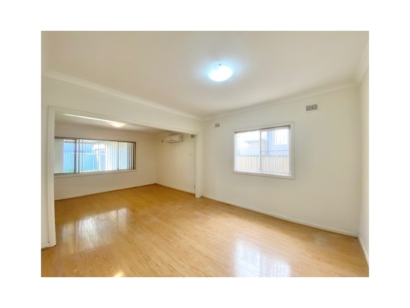 15 Queen St, Revesby NSW 2212