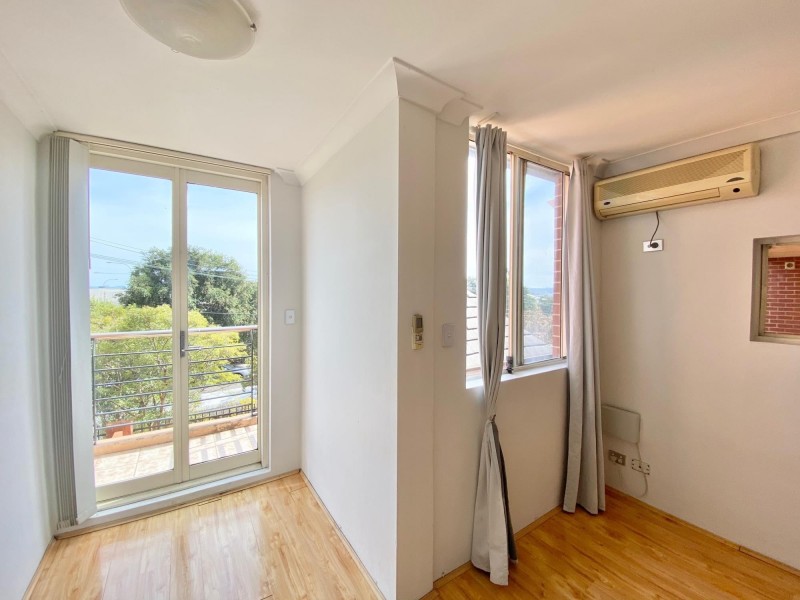 12/2 Macquarie Rd, Auburn NSW 2144