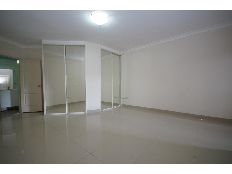 10/2 Amy Street, Regents Park NSW 2143