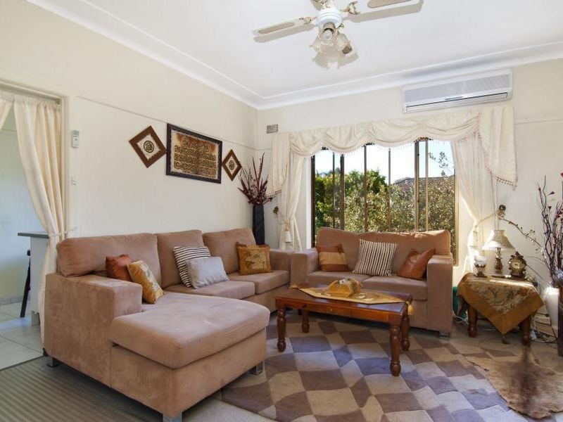 26 Kylie Pde, Punchbowl NSW 2196