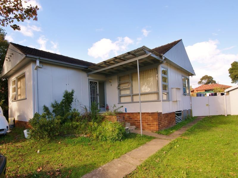 6 Moss St, Chester Hill NSW 2162