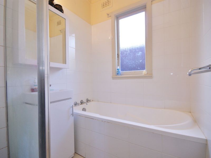 6 Moss St, Chester Hill NSW 2162