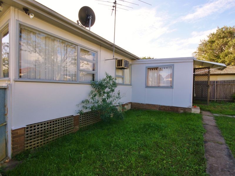 6 Moss St, Chester Hill NSW 2162