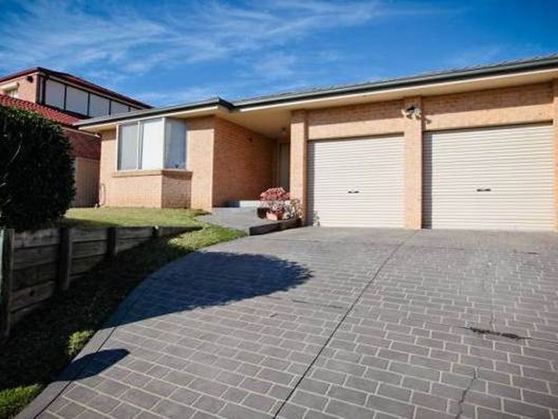 15 Bergalia Cl, Prestons NSW 2170