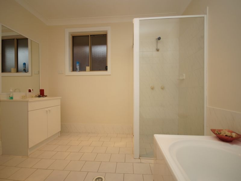 15 Bergalia Cl, Prestons NSW 2170