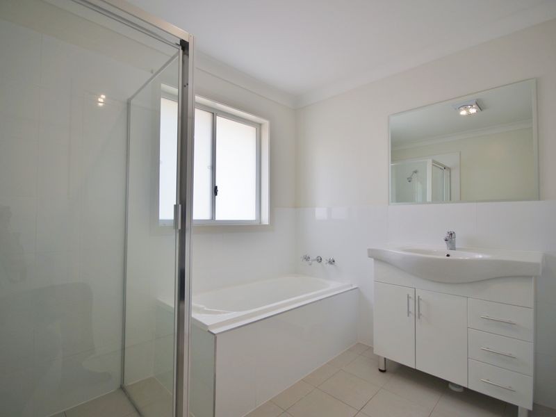 49 Chisholm Cr, Bradbury NSW 2560