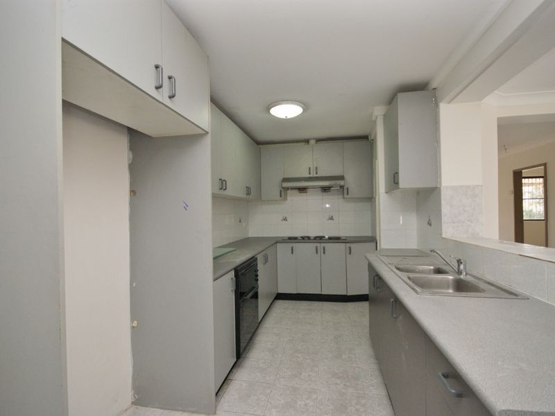 32 Hinkler St, Smithfield NSW 2164