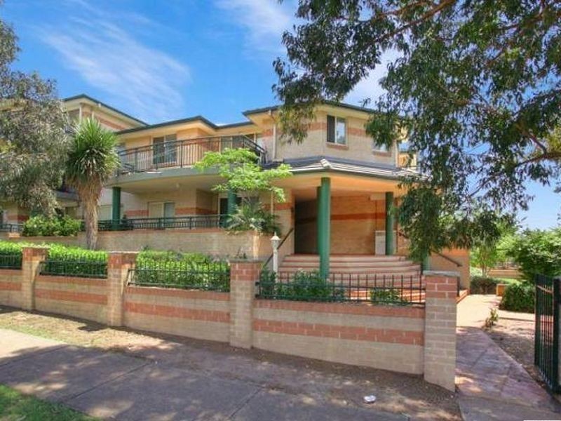 15/1-3 Stimson St (Corner of O’Neill), Guildford NSW 2161