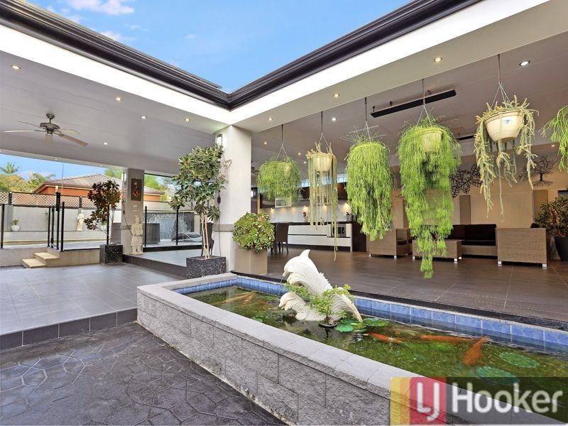 5 Oak Drive, Georges Hall NSW 2198