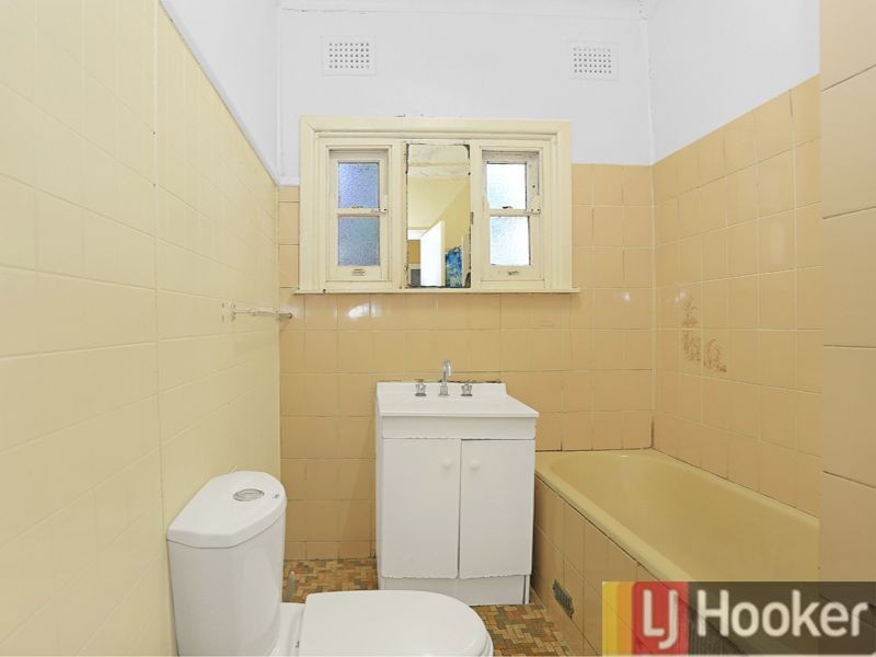 8 Antwerp Street, Auburn NSW 2144