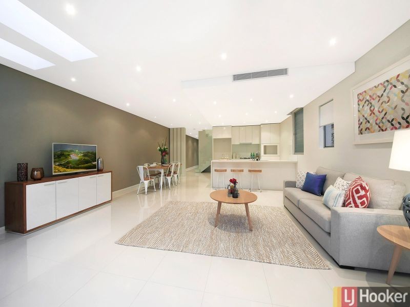 153 Hillcrest Ave, Greenacre NSW 2190