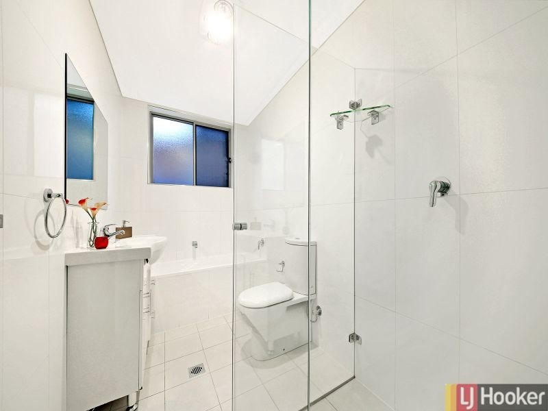 153 Hillcrest Ave, Greenacre NSW 2190