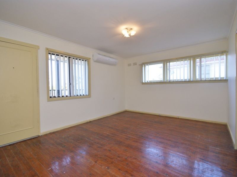 7 Albany St, Busby NSW 2168