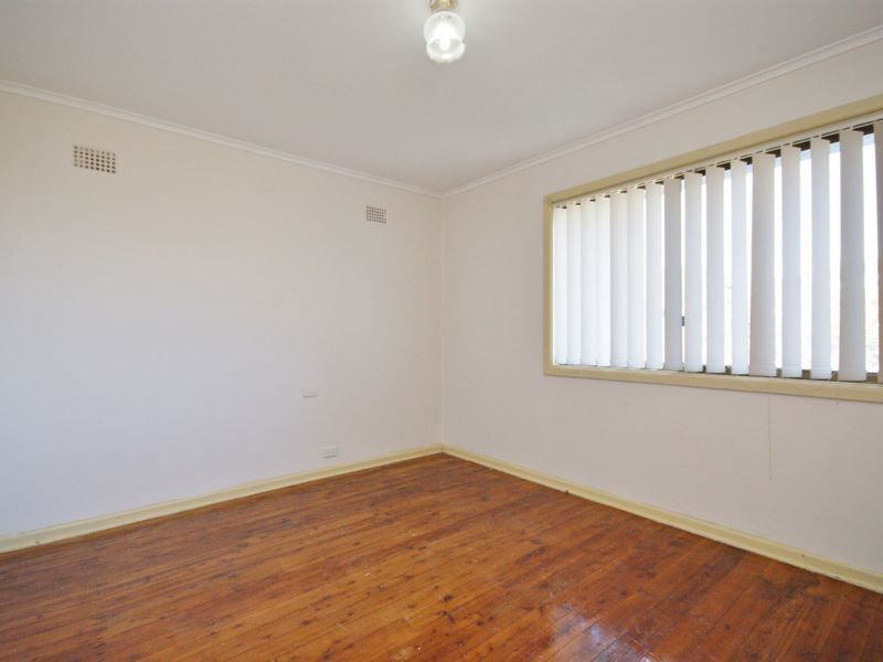 7 Albany St, Busby NSW 2168