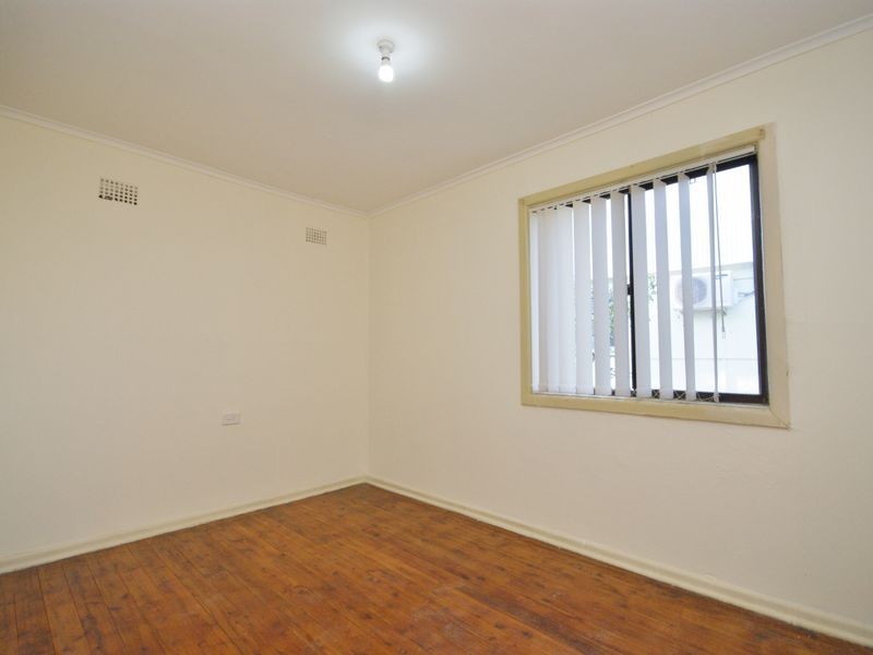 7 Albany St, Busby NSW 2168