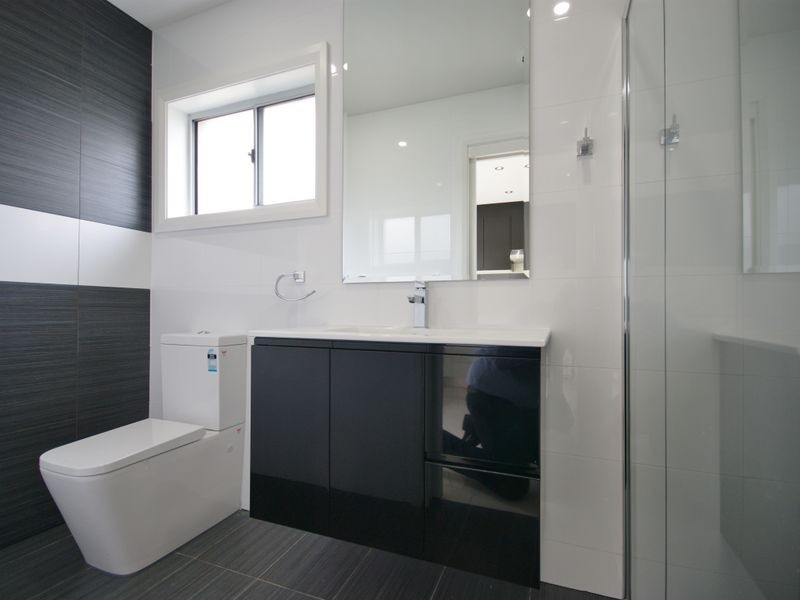 8a Lloyd St, Greystanes NSW 2145